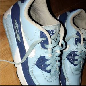 Nike air maxes